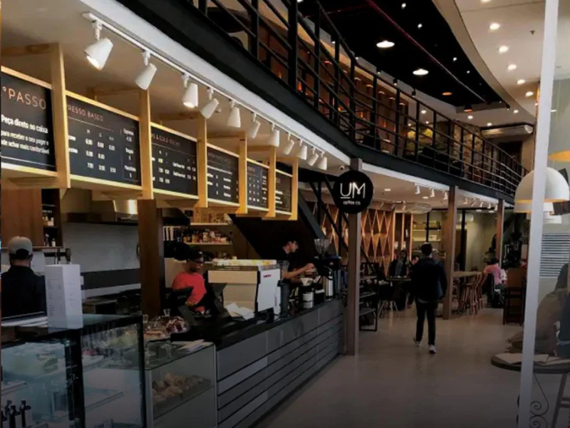 Um Coffee Co., uma microtorrefação de café especial referência em São Paulo.